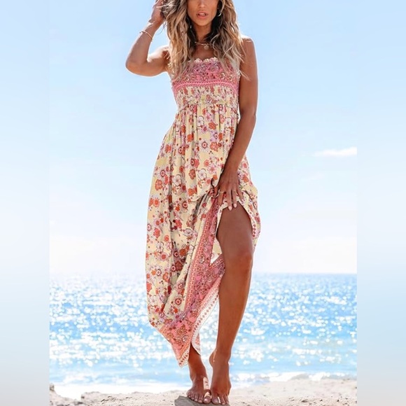 Cupshe Dresses & Skirts - Cupshe Women's Summer Floral
Sleeveless Smocked Spaghetti Strap nwt sz medium